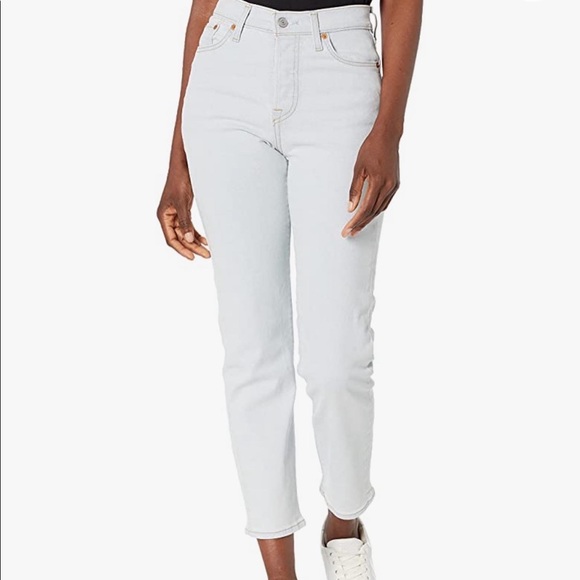 Levi’s Wedgie - Picture 2 of 4